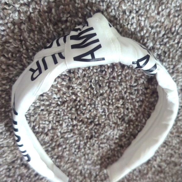 "Amour" white headband - Picture 2 of 2